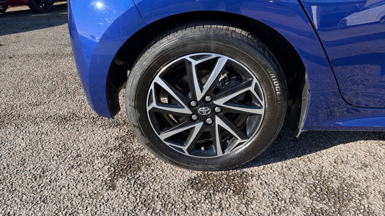 Toyota Yaris 1.5 Hybrid Design 5dr CVT Hybrid Hatchback